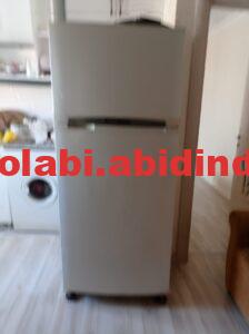 Temiz fabrikadan defolu buzdolabı ufak hasarlı FİYATI: 1200 TL