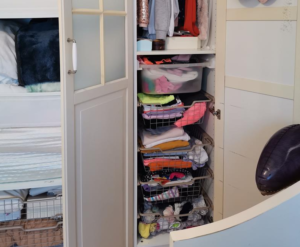 Kullanılmış ikea elbise dolabı 5 aylık temiz dolap 650 TL